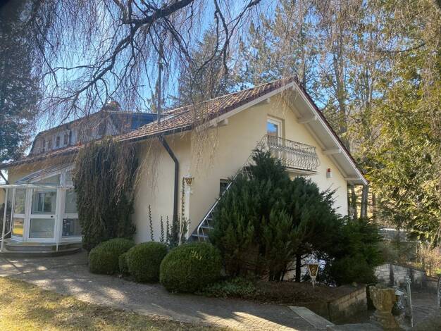 Villa zum Kauf 445.000 € 9 Zimmer 240 m² 1.558 m² Grundstück Pfeffingen Albstadt 72459