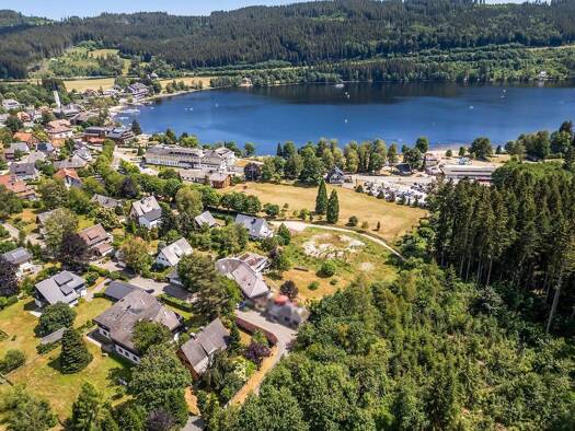 Einfamilienhaus zum Kauf 695.000 € 8 Zimmer 230 m² 1.503 m² Grundstück frei ab sofort Titisee Titisee-Neustadt 79822
