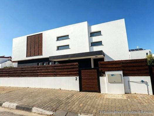 Villa zum Kauf 695.000 € 5 Zimmer 280 m² 700 m² Grundstück Girne 99320