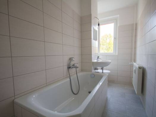 Wohnung zur Miete 377 € 3 Zimmer 60,7 m² 4. Geschoss Mannheimer Str. 38 Südstadt Halle (Saale) 06128