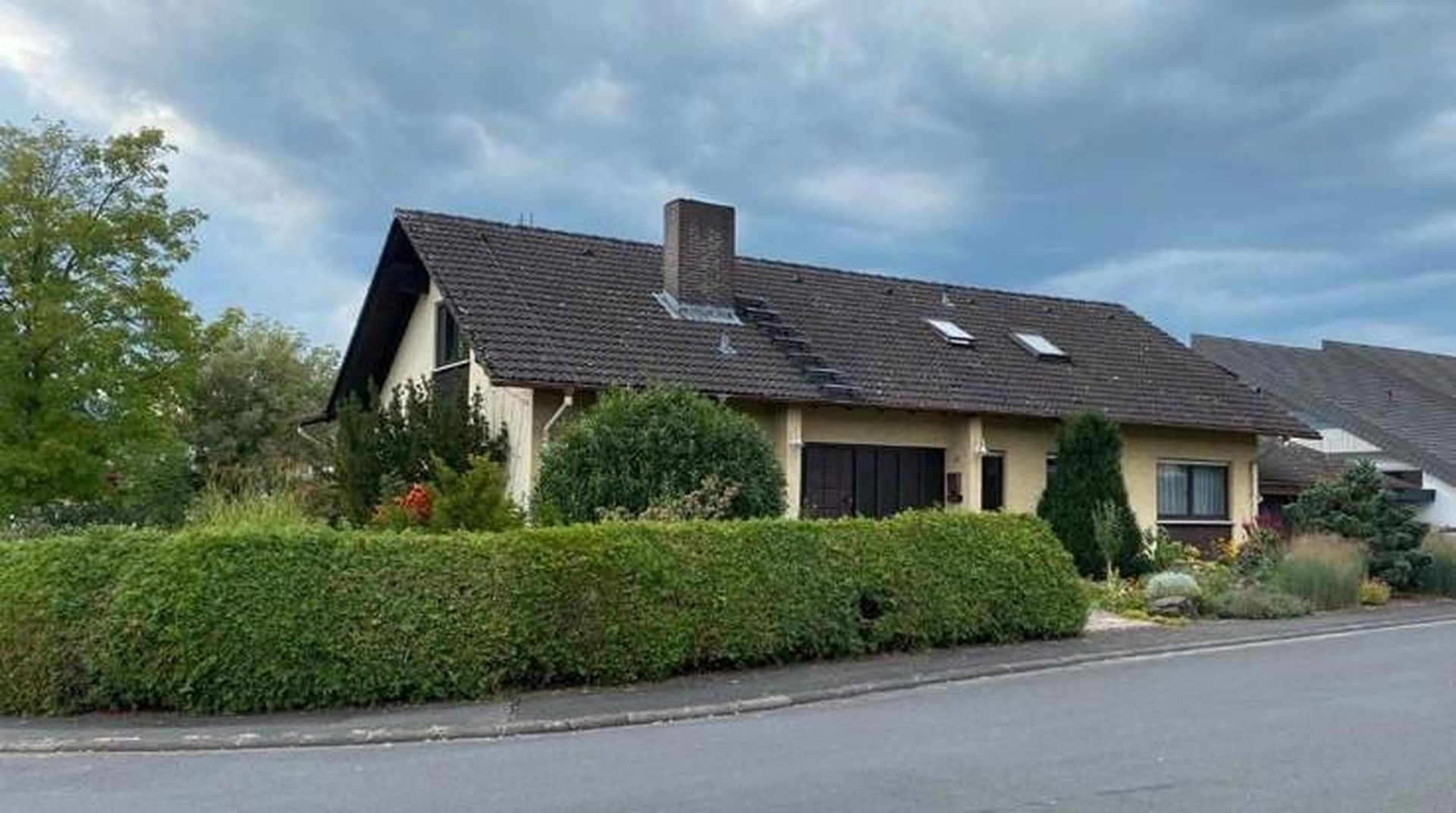 Einfamilienhaus zum Kauf provisionsfrei 460.000 € 11 Zimmer 332 m²<br/>Wohnfläche 954 m²<br/>Grundstück Dorfprozelten 97904