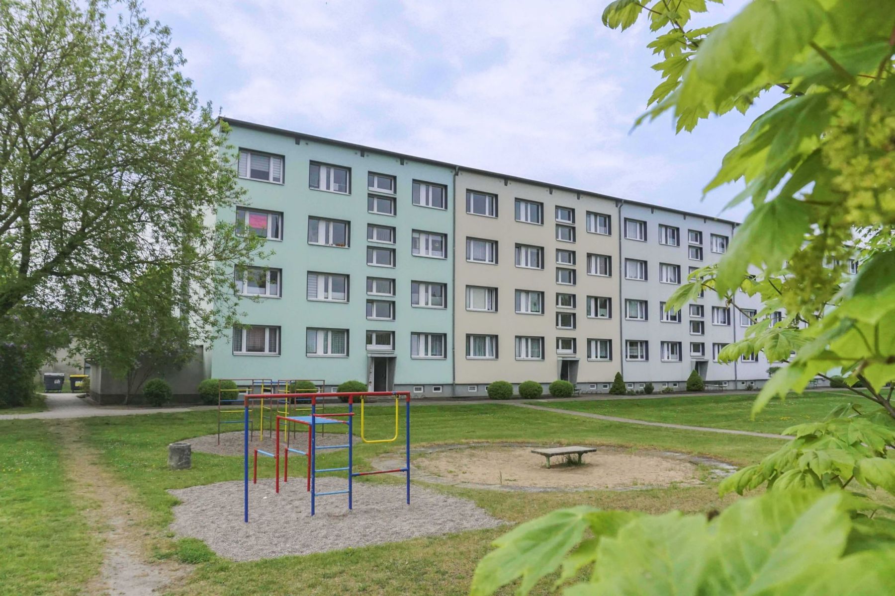 Mehrfamilienhaus zum Kauf 329.000 € 19 Zimmer 399 m²<br/>Wohnfläche 410 m²<br/>Grundstück Milmersdorf 17268