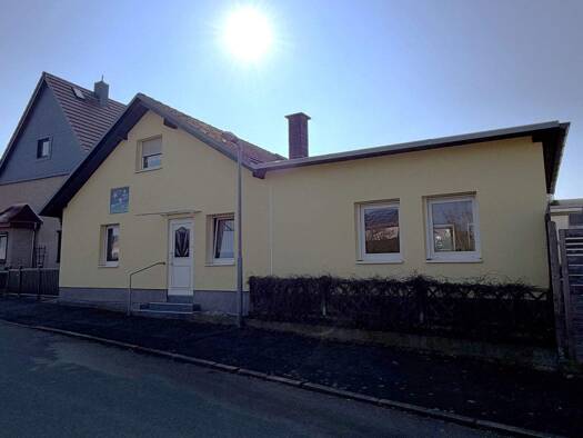 Haus zum Kauf 350.000 € 6 Zimmer 220 m² 408 m² Grundstück frei ab sofort Oststraße Blankenhain 99444