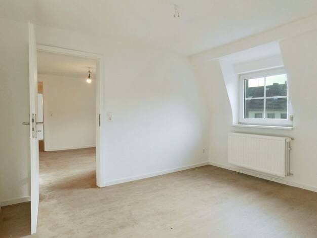 Einfamilienhaus zur Miete 1.495 € 9 Zimmer 200 m² 2.400 m² Grundstück frei ab 01.12.2026 Bassenheim 56220