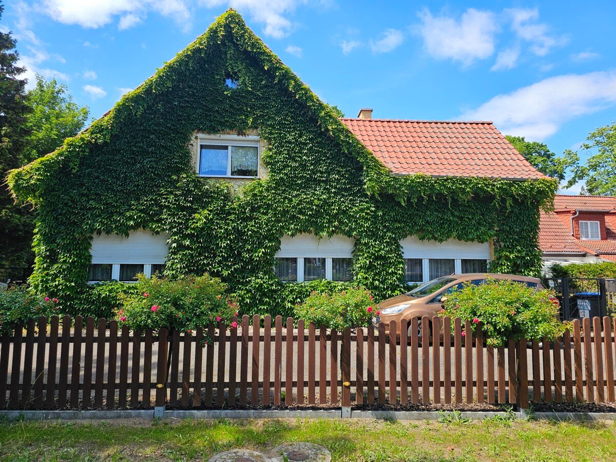 Einfamilienhaus zum Kauf 749.000 € 10 Zimmer 280 m²<br/>Wohnfläche 1.538 m²<br/>Grundstück Hohen Neuendorf Hohen Neuendorf 16540