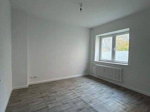 Wohnung zur Miete 350 € 1,5 Zimmer 33,2 m² EG Ostring 194 Gaarden-Ost Kiel 24143
