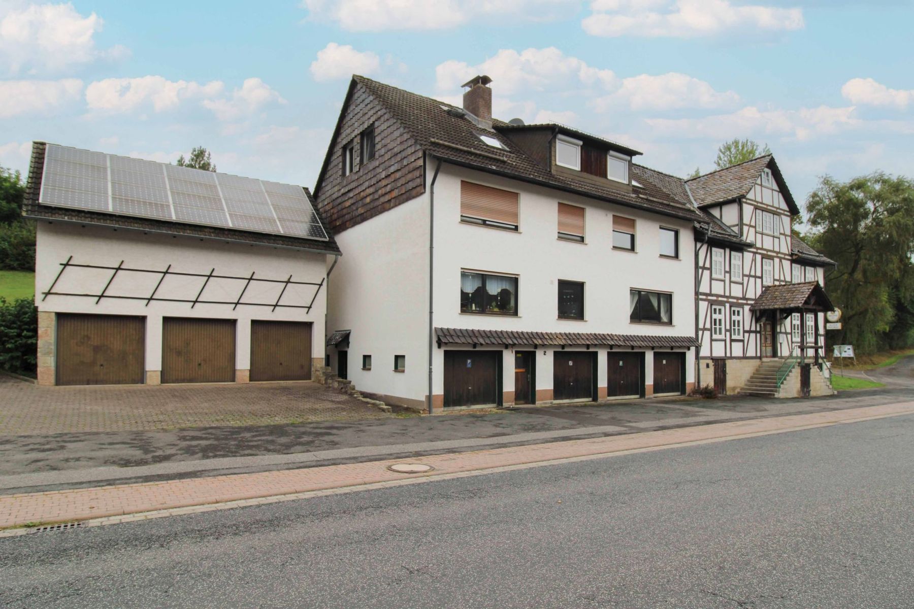 Mehrfamilienhaus zum Kauf als Kapitalanlage geeignet 630.000 € 19 Zimmer 529,4 m²<br/>Wohnfläche 2.161,2 m²<br/>Grundstück Uengsterode Großalmerode 37247