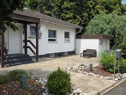 Bungalow zum Kauf 895.000 € 5 Zimmer 132 m² 1.043 m² Grundstück frei ab 01.10.2026 Anwanden Zirndorf 90513