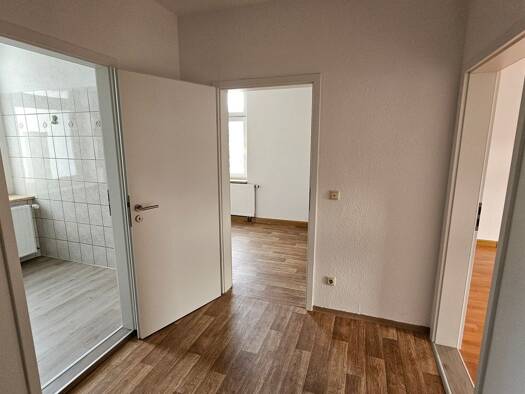 Wohnung zur Miete 268 € 1 Zimmer 50 m² Geschoss 1/2 frei ab sofort Kirchstraße 2 Lauter Lauter-Bernsbach 08315