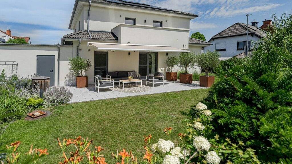 Einfamilienhaus zum Kauf 1.249.000 € 6 Zimmer 216 m² 551 m² Grundstück Usingen 61250