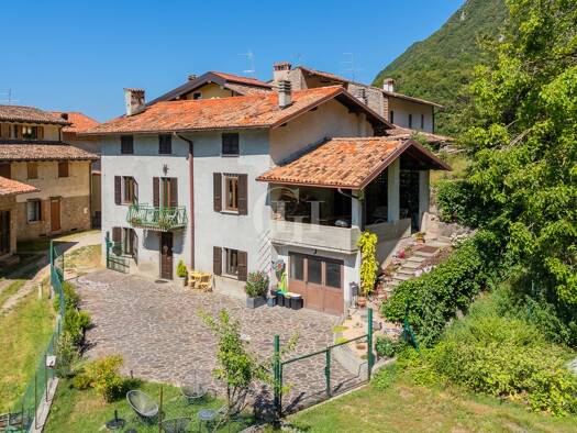 Einfamilienhaus zum Kauf 680.000 € 8 Zimmer 307 m² 3.000 m² Grundstück Provaglio Val Sabbia 25070