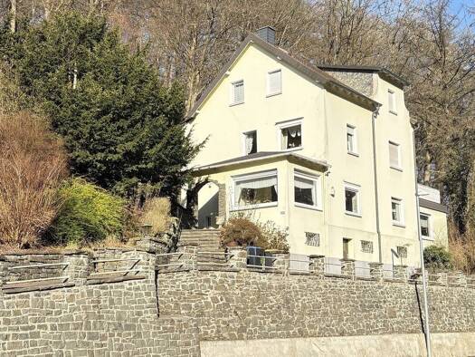 Einfamilienhaus zum Kauf 222.000 € 11 Zimmer 270,2 m² 20.094 m² Grundstück Rahmede Altena 58762