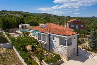 Haus zum Kauf 1.400.000 € 9 Zimmer 380 m² 1.400 m² Grundstück Vodice center 22211