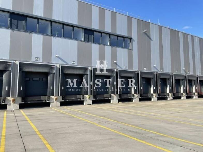 Lagerhalle zur Miete 10.000 m² Lagerfläche teilbar ab 10.000 m² Zeven Zeven 27404