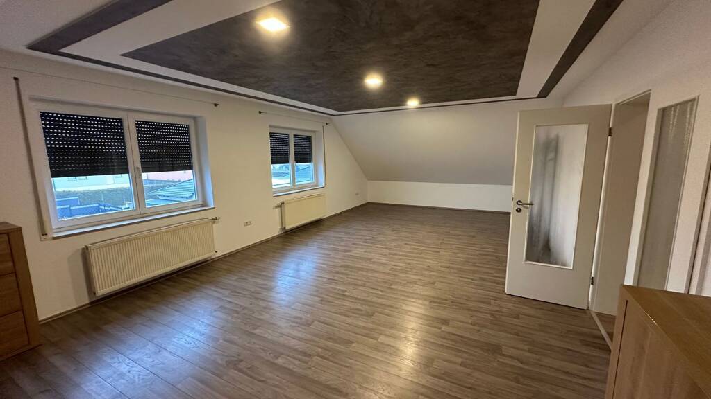 Wohnung zur Miete 900 € 4 Zimmer 125 m² Geschoss 2/2 frei ab 01.05.2026 Am Hopfberge Blankenhain 99444