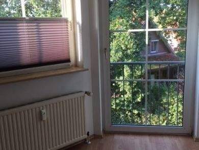 Wohnung zur Miete 325 € 1,5 Zimmer 27 m² Dachgeschoss frei ab sofort Elmshorn 25336
