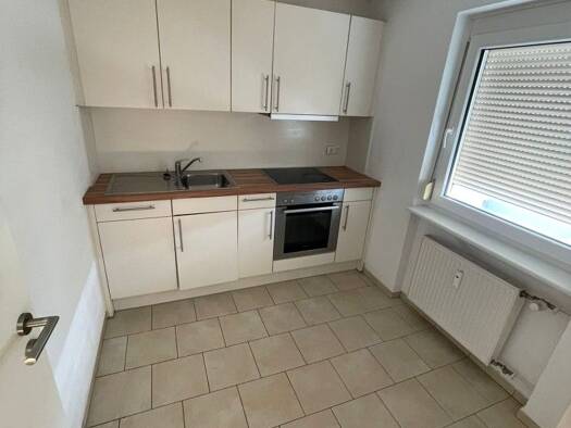 Studio zur Miete 310 € 1 Zimmer 30 m² 2. Geschoss frei ab sofort Beethovenstraße 46 Singen Singen (Hohentwiel) 78224