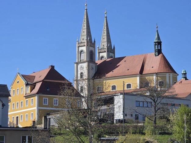 Mehrfamilienhaus zum Kauf provisionsfrei 195.000 € 12 Zimmer 283 m² 432 m² Grundstück Schirgiswalde 02681