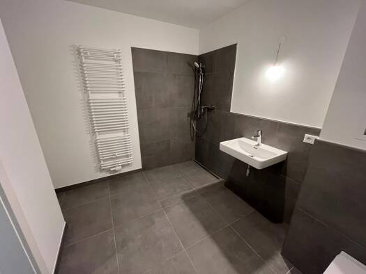 Wohnung zum Kauf - Neubau provisionsfrei 362.800 € 2 Zimmer 60,7 m² Tittmoninger Straße Laufen Laufen 83410