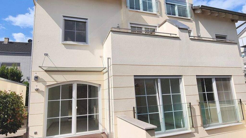 Doppelhaushälfte zur Miete 2.490 € 5 Zimmer 190 m² 300 m² Grundstück frei ab sofort Heinrich-Heine-Straße 12 Götzenhain Dreieich 63303