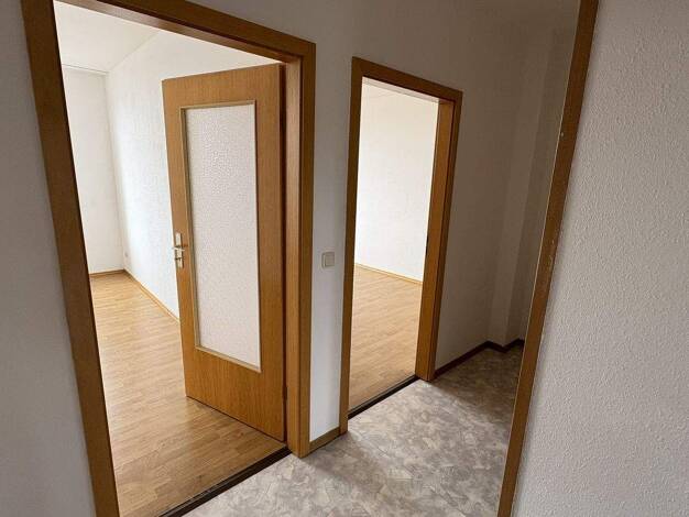 Studio zum Kauf 65.000 € 3 Zimmer 86 m² 2. Geschoss Crimmitschau 08451