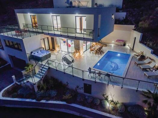 Haus zum Kauf 1.200.000 € 10 Zimmer 300 m² Lokva Rogoznica, Omis Omis