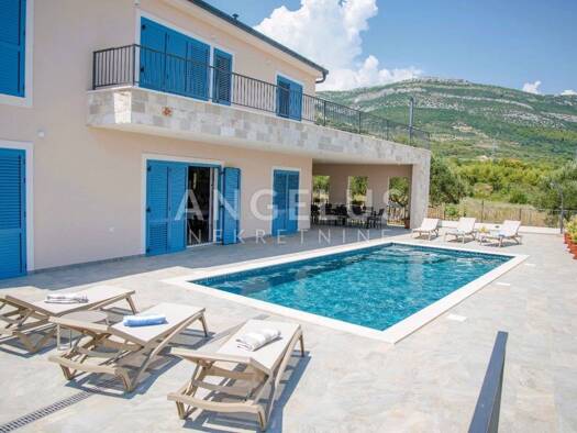 Einfamilienhaus zum Kauf - Erstbezug 1.100.000 € 8 Zimmer 277 m² 1.459 m² Grundstück Kaštel Novi 21213