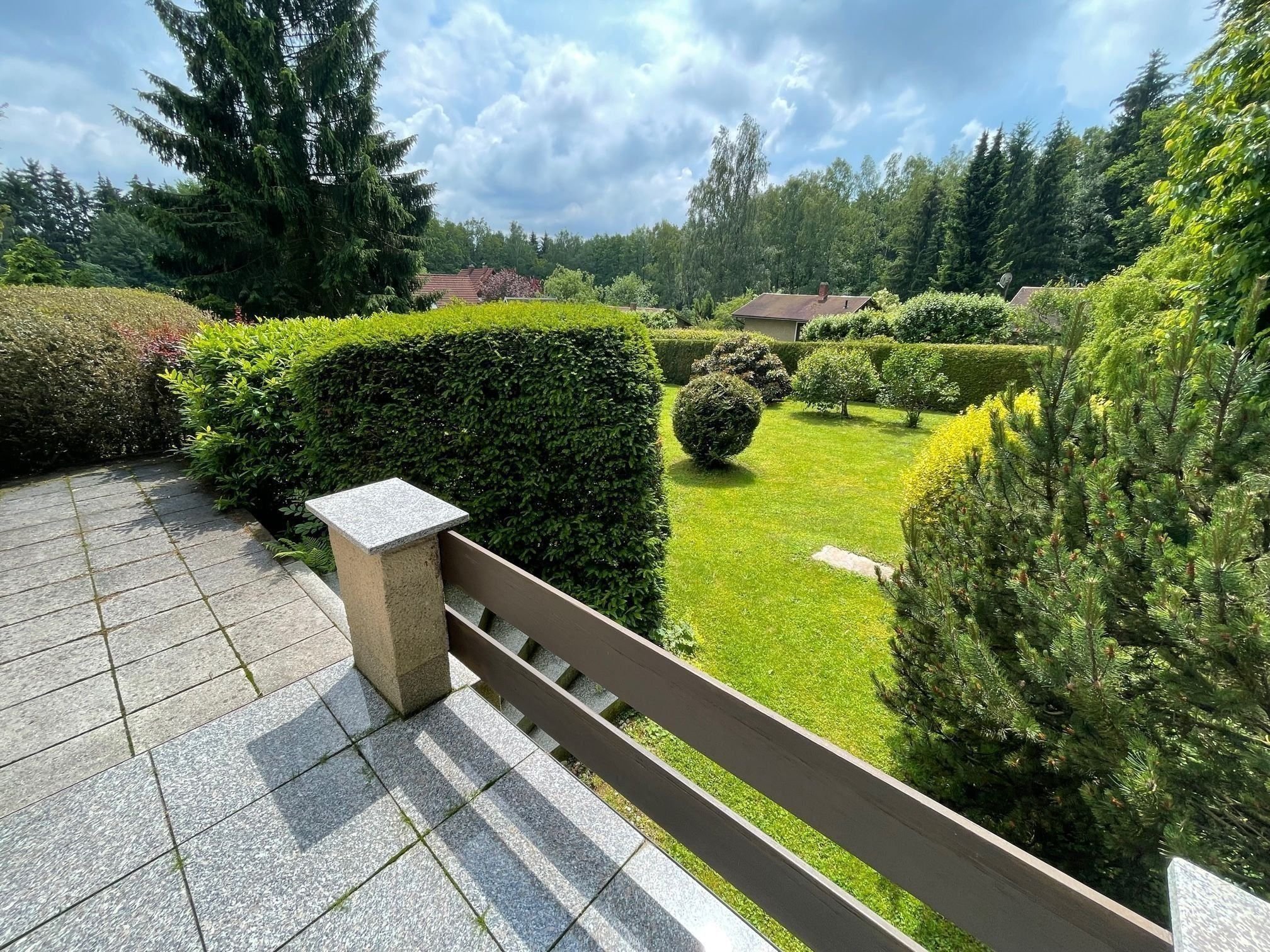 Einfamilienhaus zum Kauf 218.000 € 3 Zimmer 95 m²<br/>Wohnfläche 1.412 m²<br/>Grundstück Hohenstein-Ernstthal Hohenstein-Ernstthal 09337