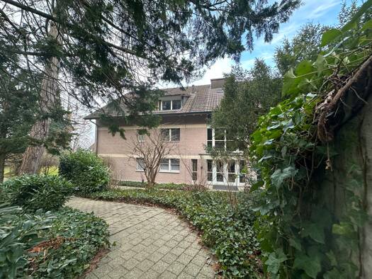 Maisonette zur Miete 4.700 CHF 6,5 Zimmer 220 m² EG frei ab sofort Höhenstrasse 22 Riehen 4125