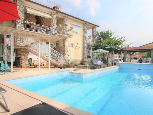 Haus zum Kauf 620.000 € 9 Zimmer 300 m² 603 m² Grundstück Valbandon