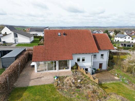 Einfamilienhaus zum Kauf 540.000 € 9 Zimmer 240 m² 1.250 m² Grundstück frei ab sofort Volkmarsen 34471