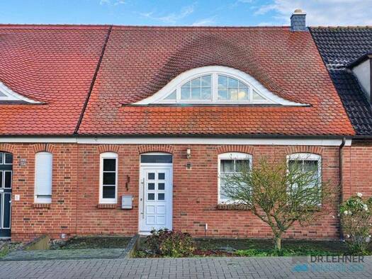 Reihenmittelhaus zum Kauf 199.000 € 4 Zimmer 104 m² 1.018 m² Grundstück Teterow 17166