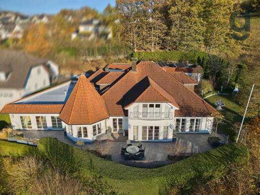 Villa zum Kauf provisionsfrei 5 Zimmer 418,4 m² 2.928 m² Grundstück Grevenbrück Lennestadt 57368