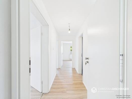 Mehrfamilienhaus zum Kauf als Kapitalanlage geeignet 5 Zimmer 124 m² 396 m² Grundstück Fußenberg Wenzenbach 93173