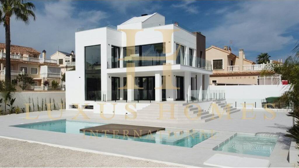 Villa zum Kauf provisionsfrei als Kapitalanlage geeignet 1.590.000 € 5 Zimmer 335 m² 1.012 m² Grundstück Torrevieja