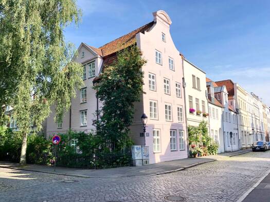 Mehrfamilienhaus zum Kauf als Kapitalanlage geeignet 1.275.000 € 419 m² 180 m² Grundstück Lübeck 23552