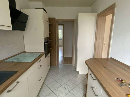 Wohnung zur Miete 500 € 4 Zimmer 85,6 m² EG Straße des Friedens 29 Menteroda 99996