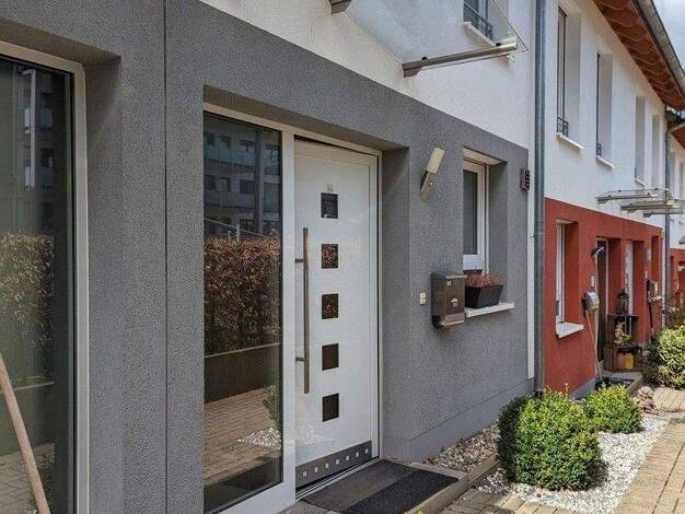 Reihenmittelhaus zum Kauf provisionsfrei 450.000 € 5,5 Zimmer 136 m² 185 m² Grundstück Alfred-Grosser-Weg 4 Villingen Villingen-Schwenningen 78050