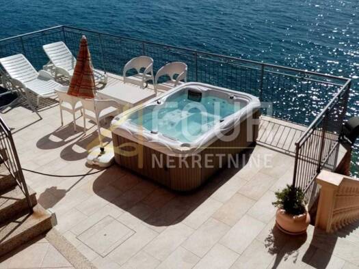 Haus zum Kauf 1.050.000 € 7 Zimmer 155 m² Karlobag Karlobag