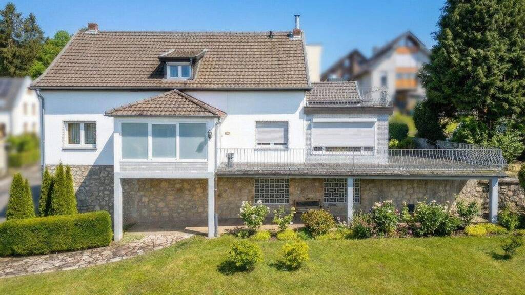Mehrfamilienhaus zum Kauf 359.000 € 6 Zimmer 188 m² 637 m² Grundstück Vicht Stolberg (Rheinland) 52224