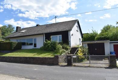 Einfamilienhaus zum Kauf 375.000 € 6 Zimmer 148 m² 601 m² Grundstück frei ab sofort Im Stockgarten 9 Biebernheim Sankt 56329