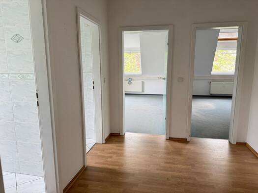 Bürofläche zur Miete provisionsfrei 485 € 3 Zimmer 80,7 m² Bürofläche Hölderlinstraße 3 Innenstadt Zwickau 08056