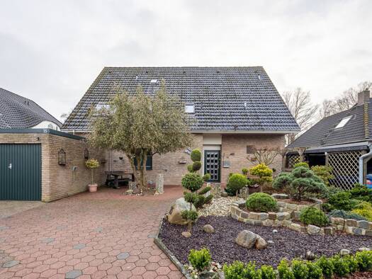 Mehrfamilienhaus zum Kauf 498.000 € 7 Zimmer 209 m² 874 m² Grundstück Bassen Oyten 28876