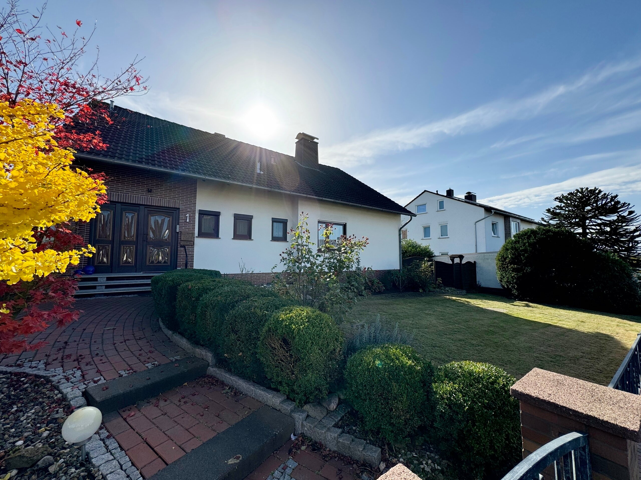 Mehrfamilienhaus zum Kauf 395.000 € 6 Zimmer 135 m²<br/>Wohnfläche 697 m²<br/>Grundstück Hertingshausen Baunatal 34225