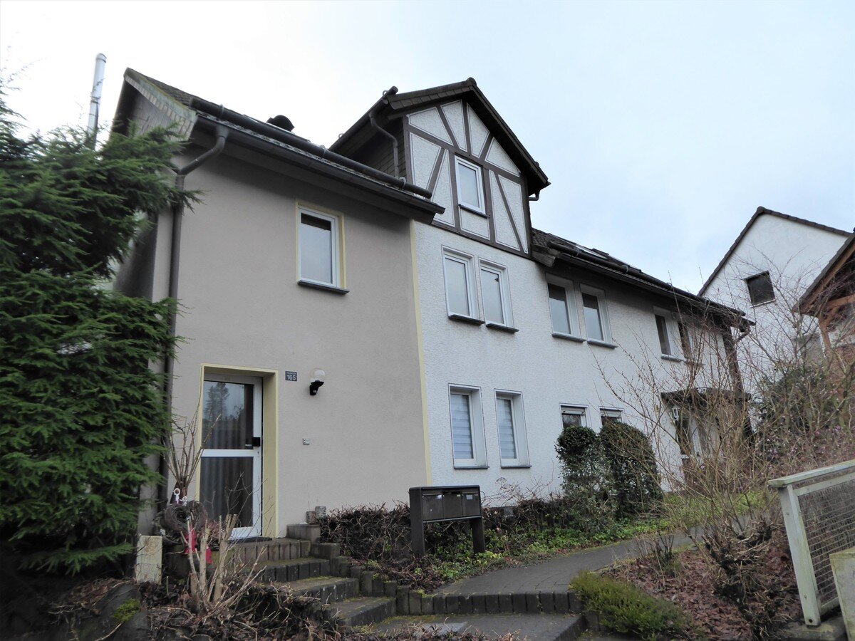 Mehrfamilienhaus zum Kauf als Kapitalanlage geeignet 245.000 € 12 Zimmer 270 m²<br/>Wohnfläche 692 m²<br/>Grundstück Ewersbach Dietzhölztal / Ewersbach 35716