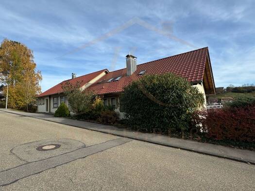 Haus zum Kauf 449.000 € 10 Zimmer 239 m² 800 m² Grundstück Haiterbach 72221