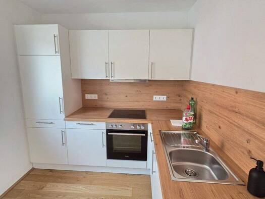 Wohnung zur Miete 754 € 2 Zimmer 4. Geschoss frei ab sofort Leebgasse Wien 1100