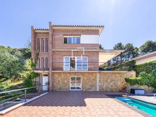 Haus zum Kauf 625.000 € 371 m² 682 m² Grundstück Tarragona 43007