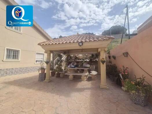 Chalet zum Kauf 1.100.000 € 7 Zimmer 300 m² Alicante 03015