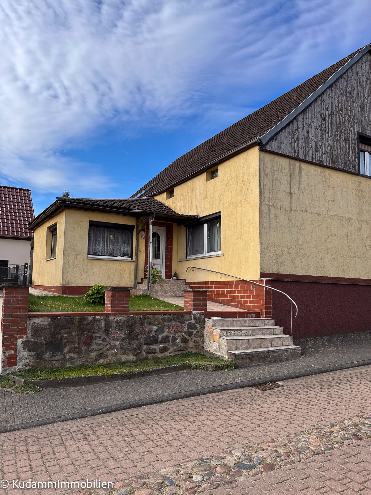 Einfamilienhaus zum Kauf 320.000 € 5,5 Zimmer 180 m²<br/>Wohnfläche 2.696 m²<br/>Grundstück Bergstraße 20 Linow Rheinsberg 16831